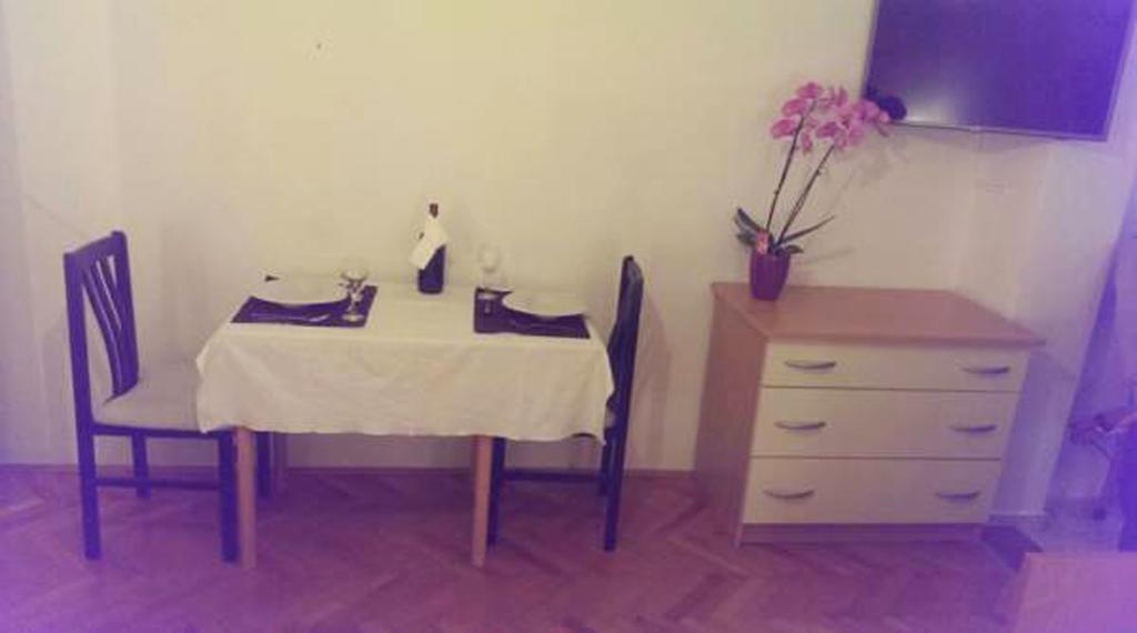 Apartments Mira Makarska Bilik gambar