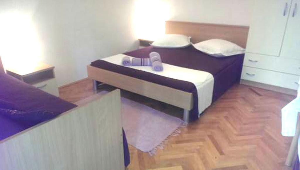 Apartments Mira Makarska Bilik gambar