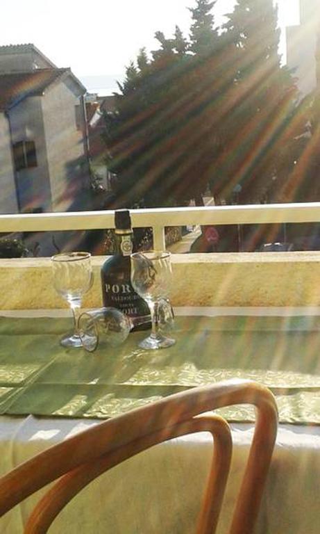 Apartments Mira Makarska Bilik gambar