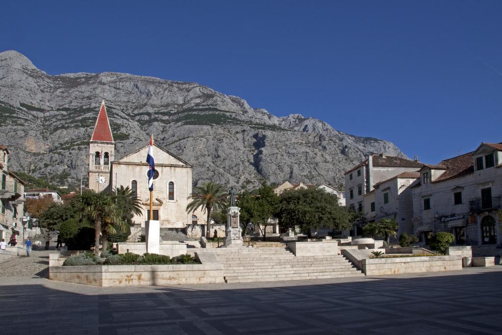 Apartments Mira Makarska Bilik gambar